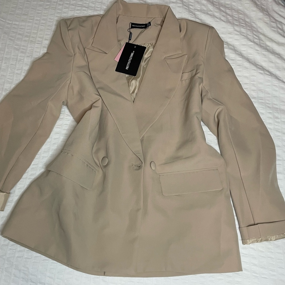 Pretty Little Thing cream blazer